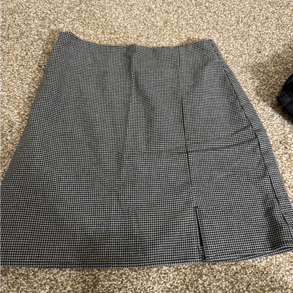 Old Navy Black and White Checkered Pencil Skirt